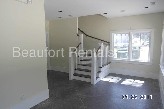 1614 Paris Ave W - Photo 3 of 32