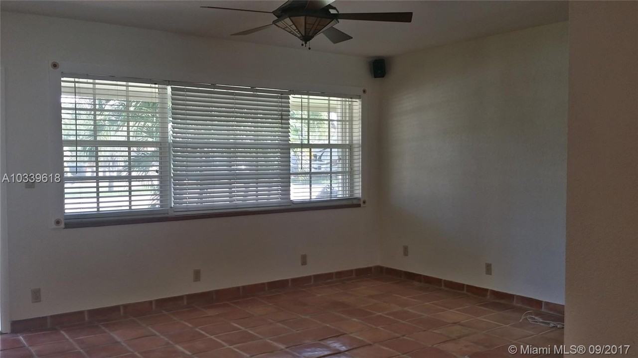 1545 Southwest 25th Avenue - Photo 3 of 7