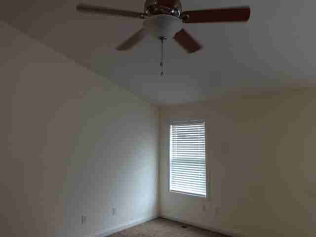 490 Hemhill Dr - Photo 2 of 14