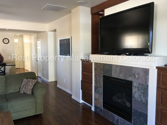 5797 Dunraven St - Photo 2 of 15