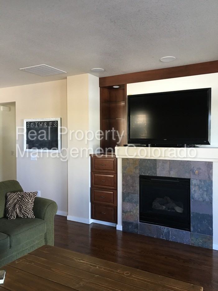 5797 Dunraven St - Photo 3 of 15