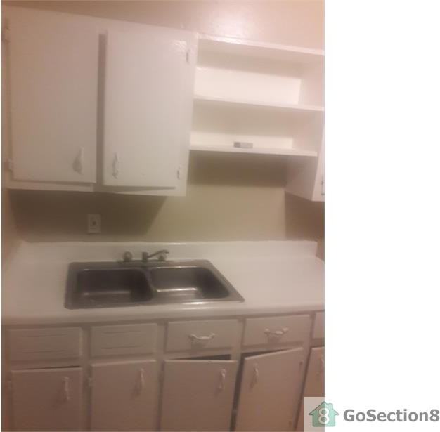 1080 Valley View Rd SE - Photo 3 of 7