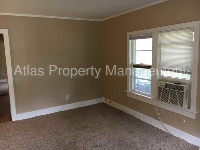 1516 S Knoxville Ave - Photo 2 of 10