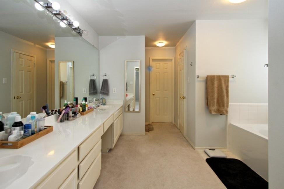 12414 Canyon Court Drive - Photo 3 of 10