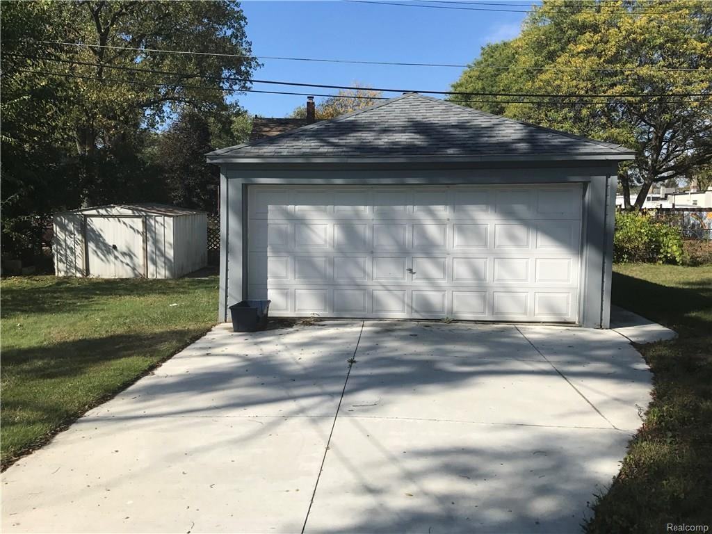 15197 Sumner - Photo 2 of 22