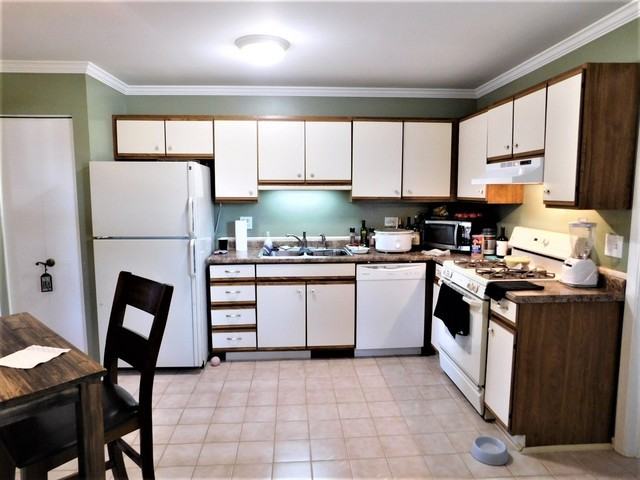 327 Farmhill Cir - Photo 2 of 10