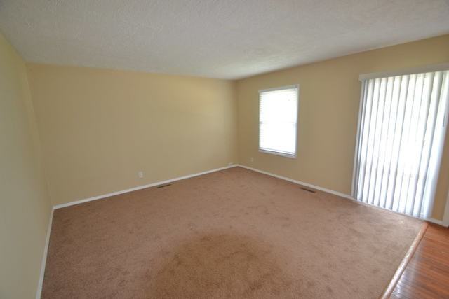 138 S Maxon Ln - Photo 2 of 7