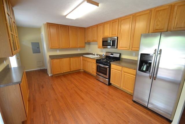 138 S Maxon Ln - Photo 3 of 7