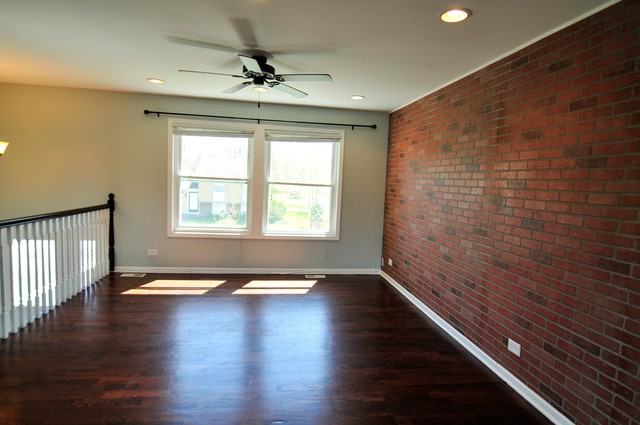 944 Surf Ct - Photo 3 of 18