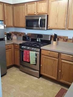 39330 N Melbourne Ct - Photo 3 of 11