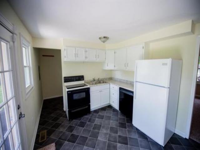 2606 Sandarac Ln - Photo 3 of 6