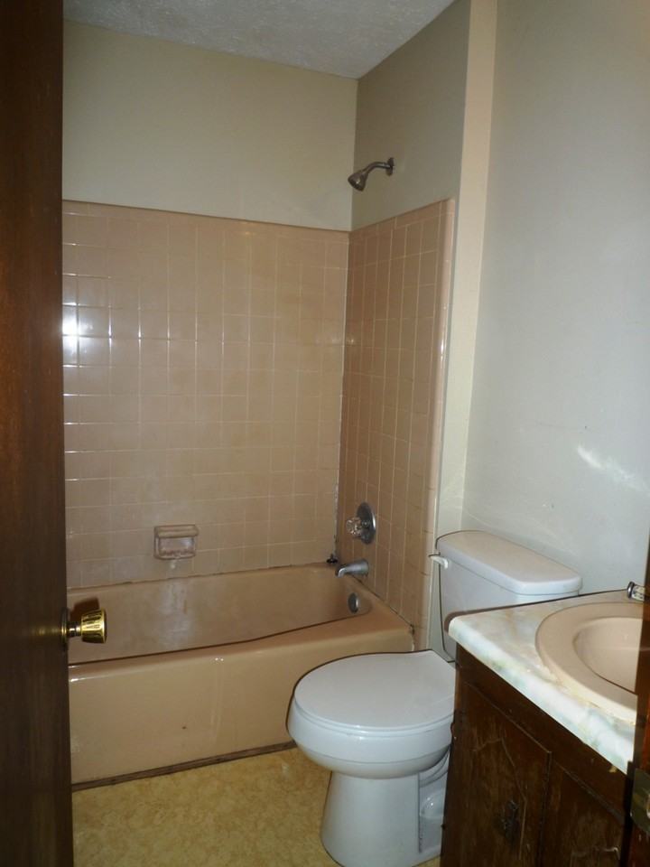 103 Lilac Dr SE - Photo 2 of 11