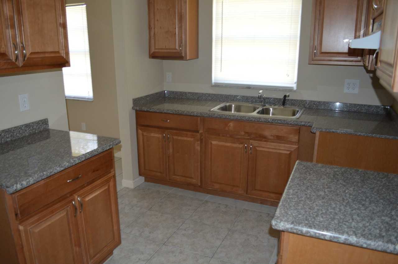 5275 Signal Hill Rd - Photo 3 of 4