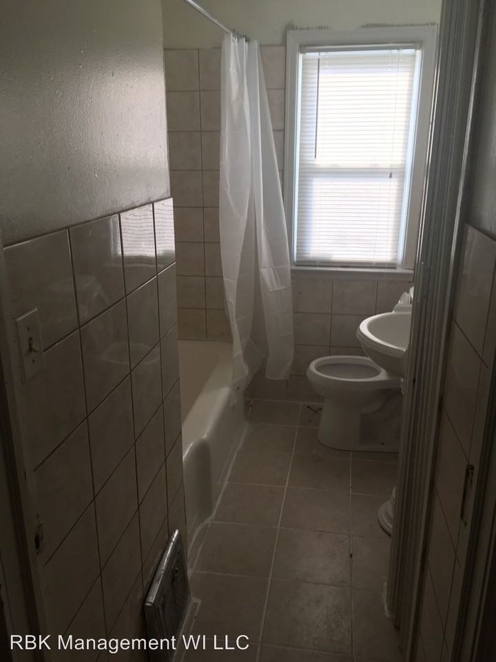 5515 W Thurston Ave - Photo 3 of 5