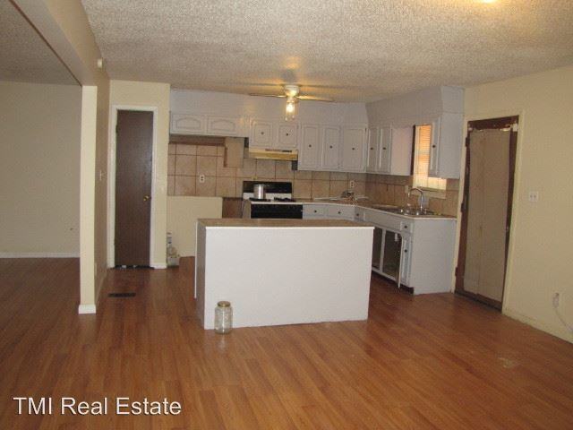 1028 6th Pl W - Photo 2 of 18