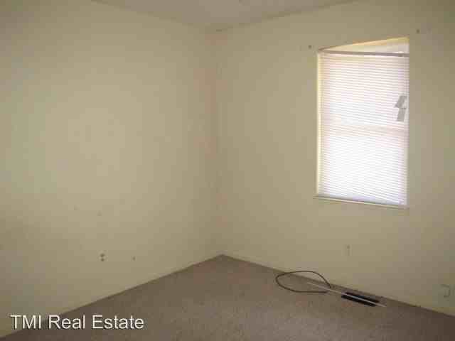 1028 6th Pl W - Photo 3 of 18