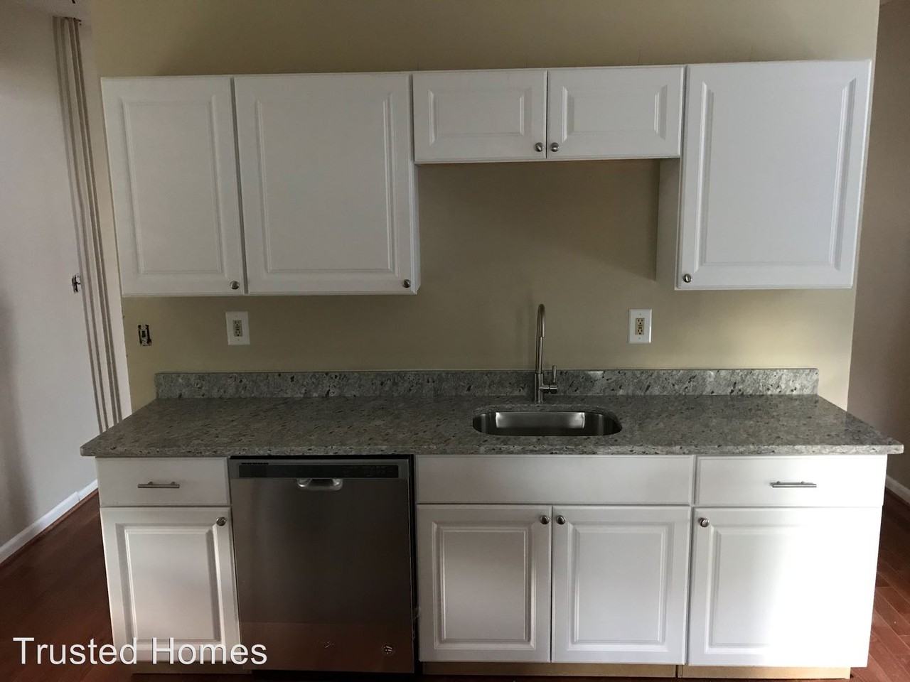 940 Wilmington Ave - Photo 2 of 18