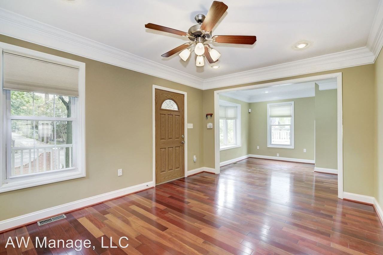 2030 Perry St NE - Photo 3 of 37