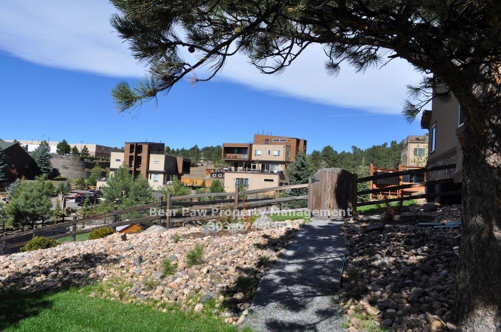 821 Elk Rest Rd - Photo 2 of 33