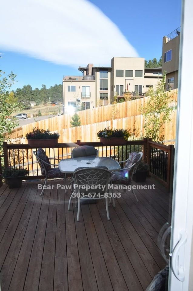 821 Elk Rest Rd - Photo 3 of 33