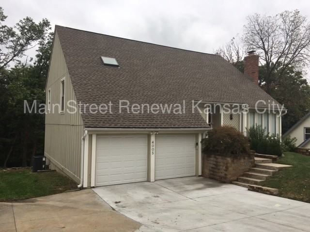 4005 NW 73 St - Photo 2 of 20