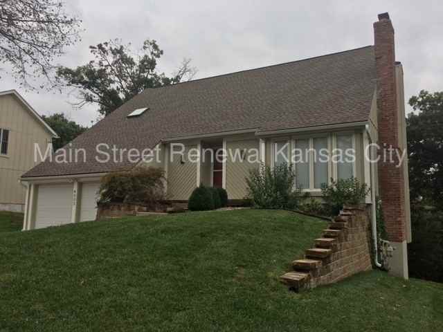 4005 NW 73 St - Photo 3 of 20