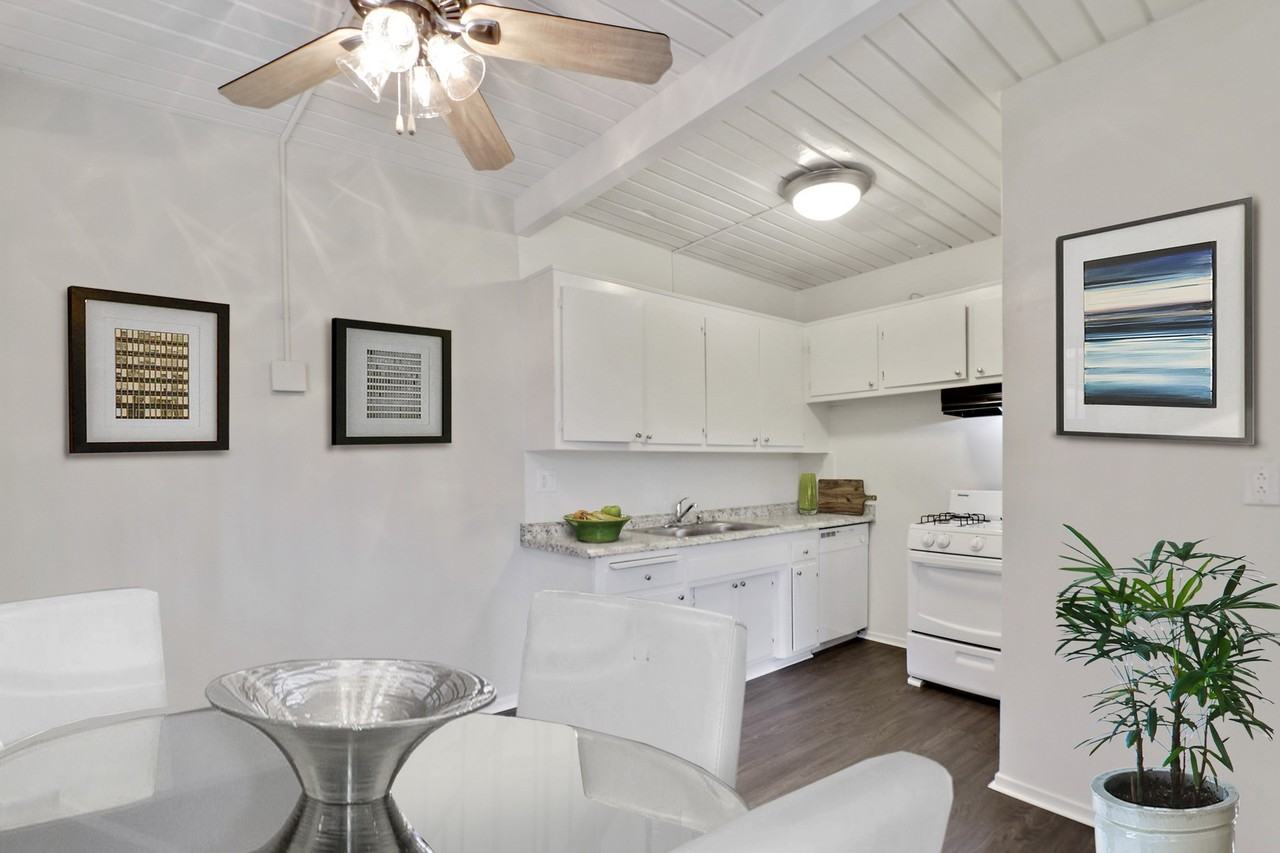 Magnolia Villa Apartments - Photo 3 of 14
