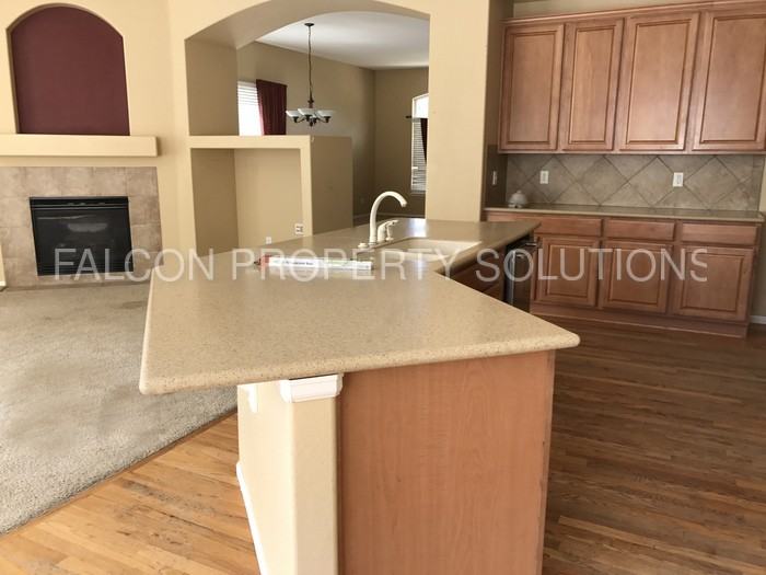 7366 Geode Ct - Photo 2 of 25