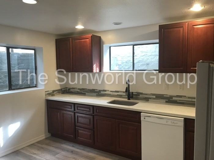 717 W McLoughlin Blvd - Photo 3 of 9