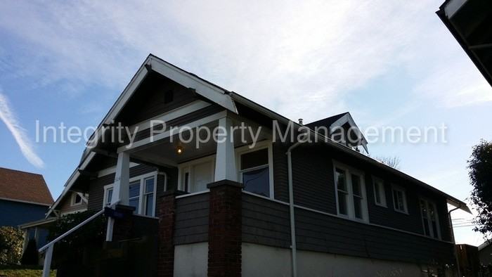 3014 S 12th St - Photo 3 of 29