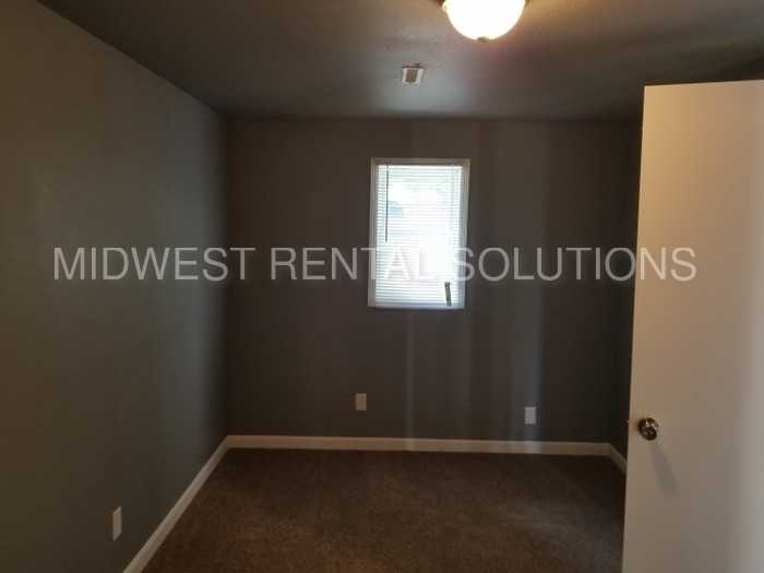 1020 Lincoln St - Photo 3 of 39