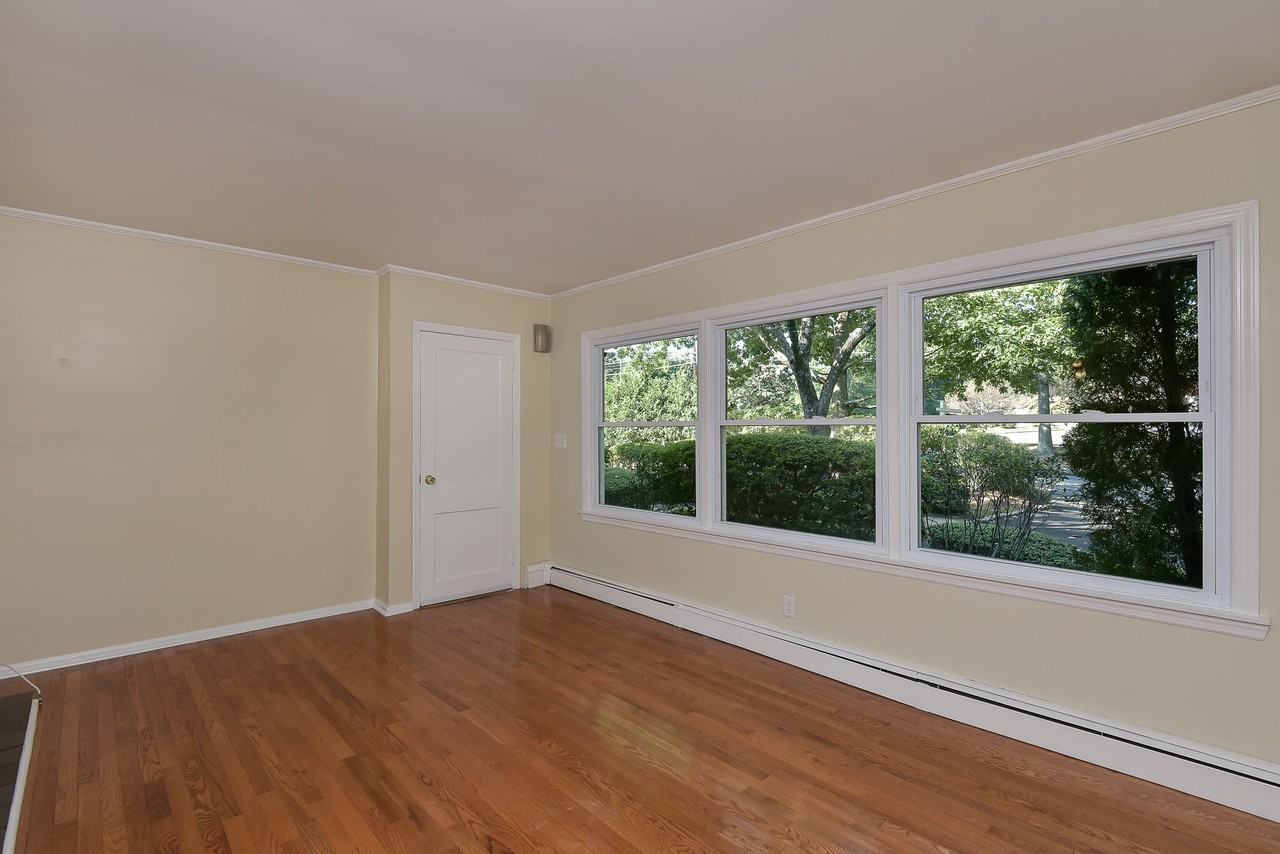 1329 Stillwater Rd - Photo 2 of 16