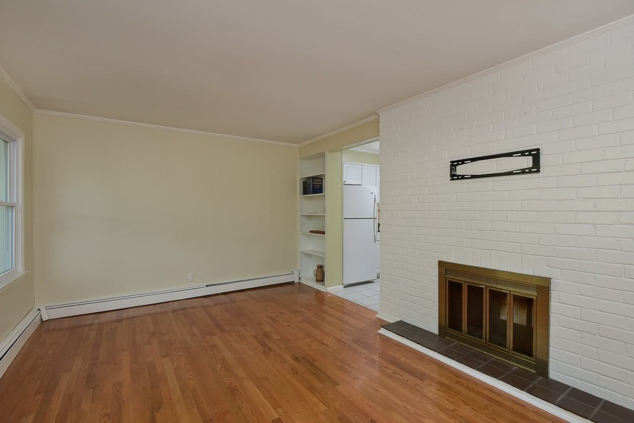1329 Stillwater Rd - Photo 3 of 16