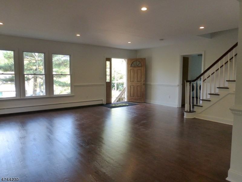 528 Powerville Rd - Photo 3 of 24