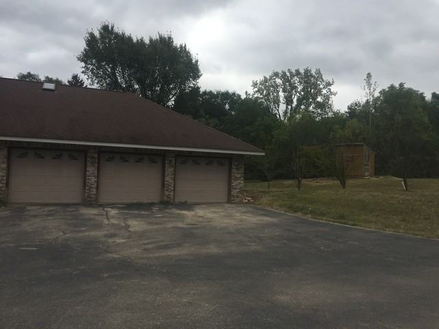 30W150 Smith Rd - Photo 3 of 25