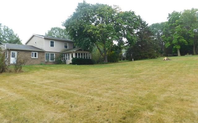 38W647 Foxwood Ln - Photo 2 of 9