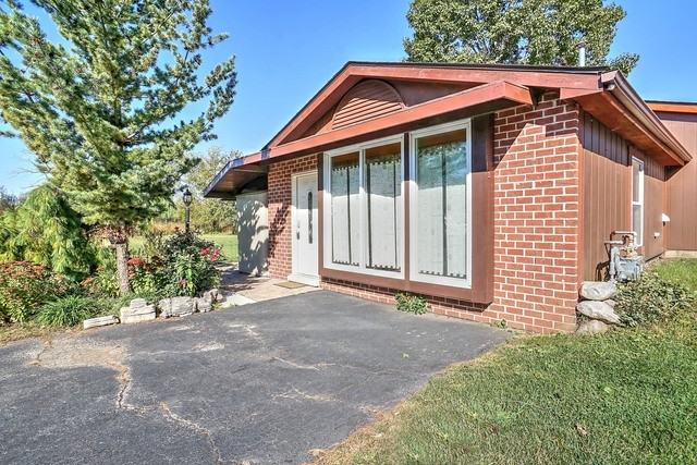 2088 Bob-O-Link Ln - Photo 2 of 15