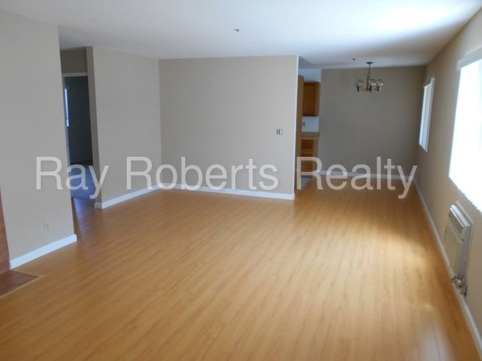 10715 Walnut St - Photo 3 of 15