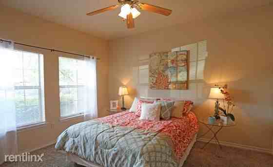 6600 Prue Rd - Photo 2 of 11