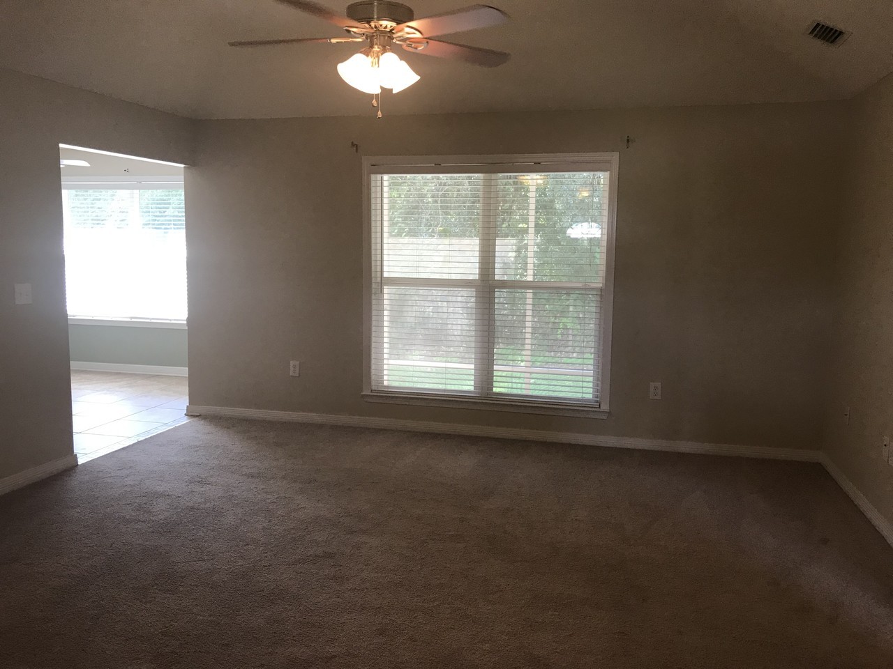 18351 Outlook Dr - Photo 3 of 19