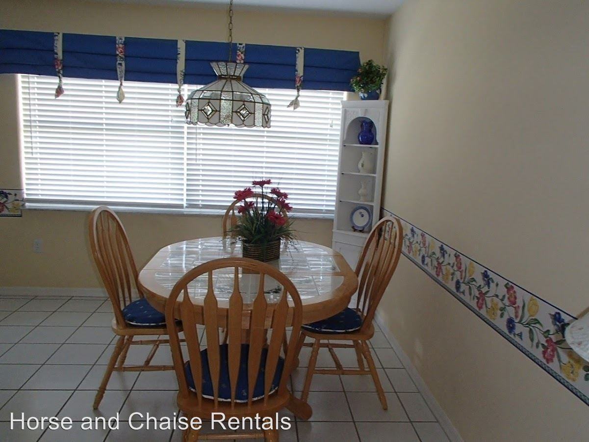 1035 Harbor Town Dr - Photo 3 of 9