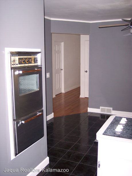 2730 Applelane Ave - Photo 2 of 13