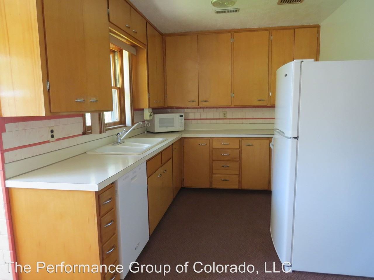 138 Melrose Ave - Photo 2 of 5