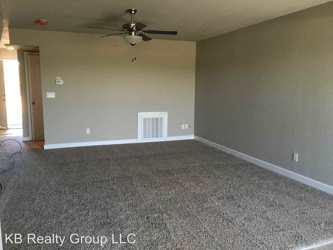 10922 Westover Rd - Photo 3 of 11