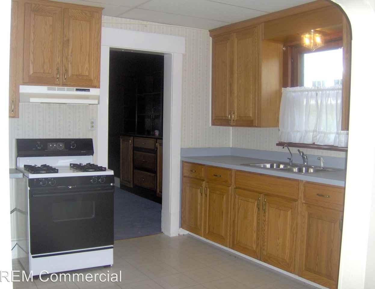 1306 16th St NW - Photo 2 of 6