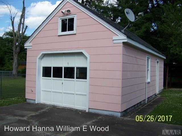 1608 Edgewood Dr - Photo 2 of 4