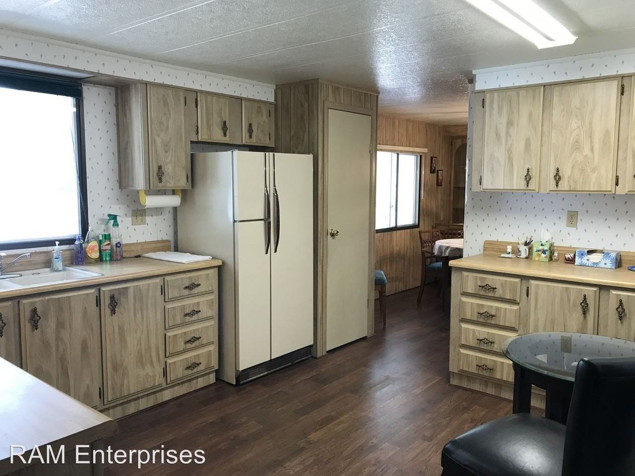 10047 Buckskin Dr - Photo 2 of 12