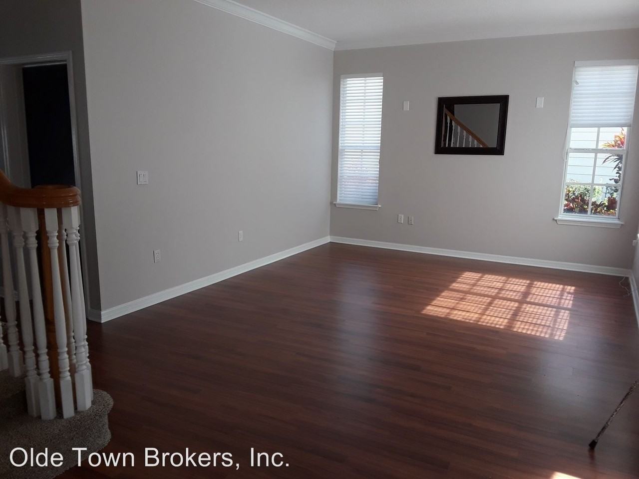 619 Lake Harbor Cir - Photo 3 of 20