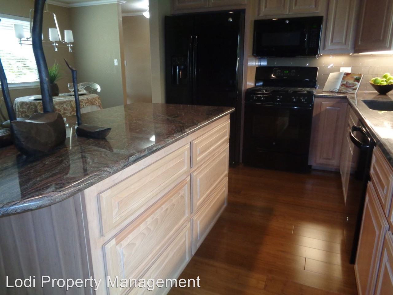 223 Tioga Dr - Photo 3 of 26
