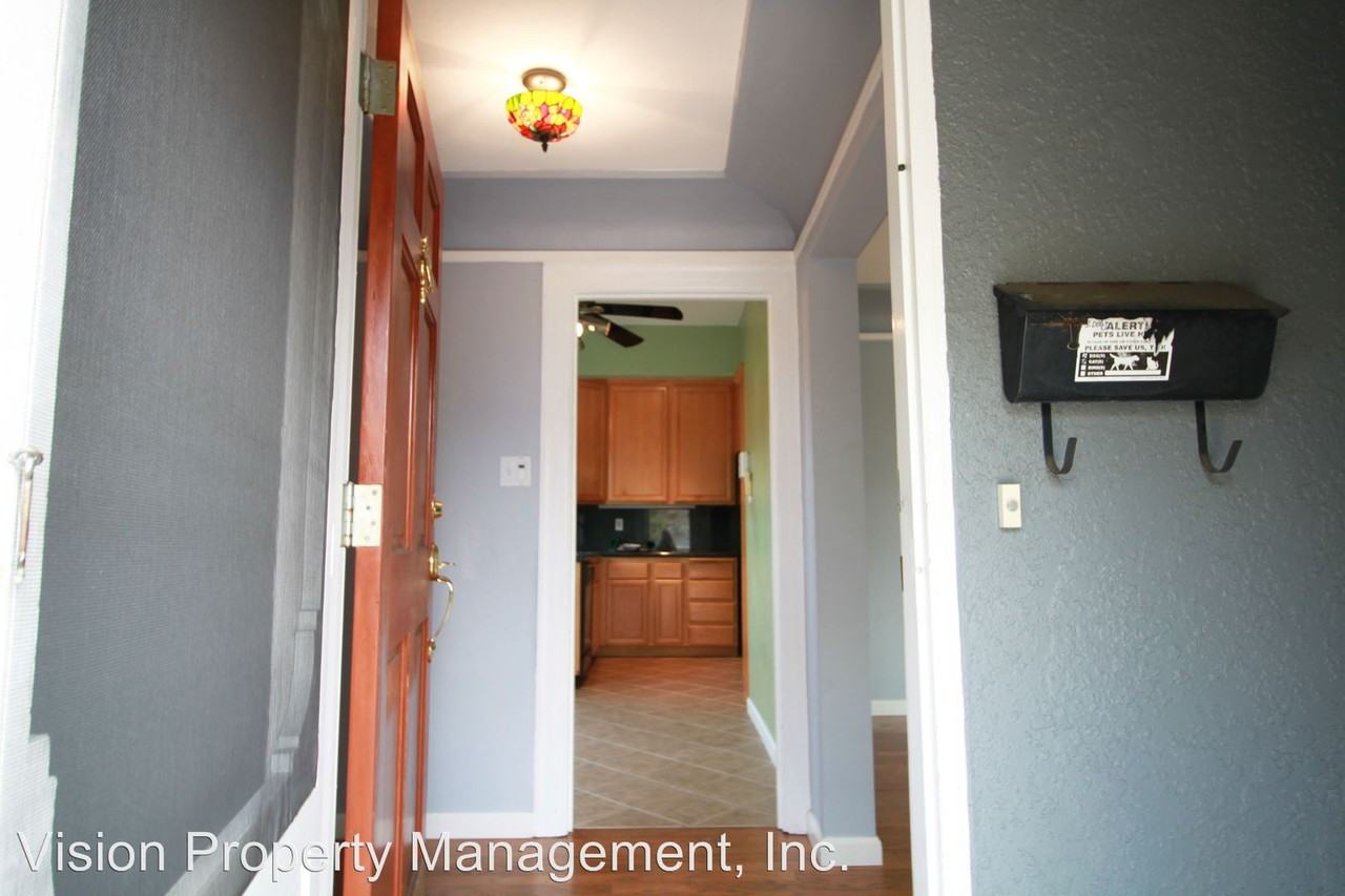 522 Mitchell Ave - Photo 3 of 31